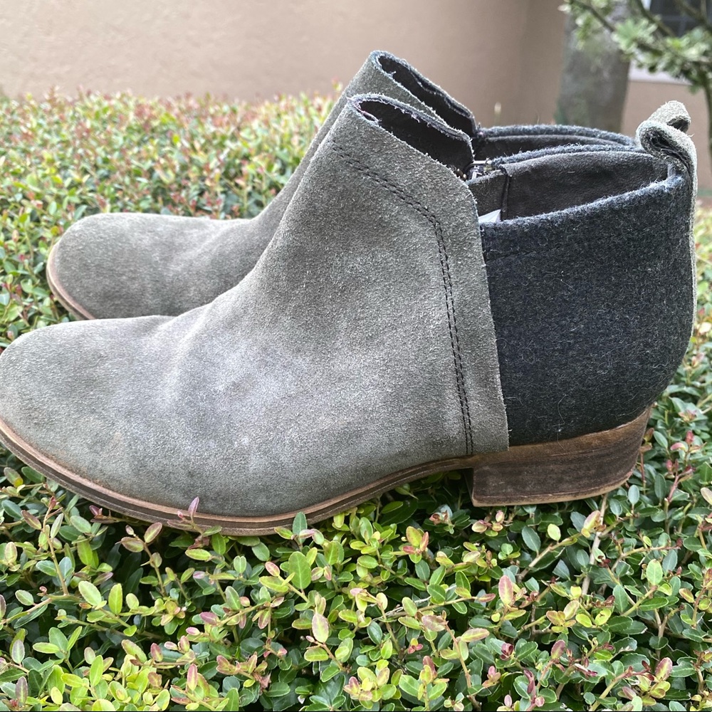 Toms Deia‎ Forest Green Suede and Wool Bootie Round Toe Wood Heel Zipper SZ 6.5